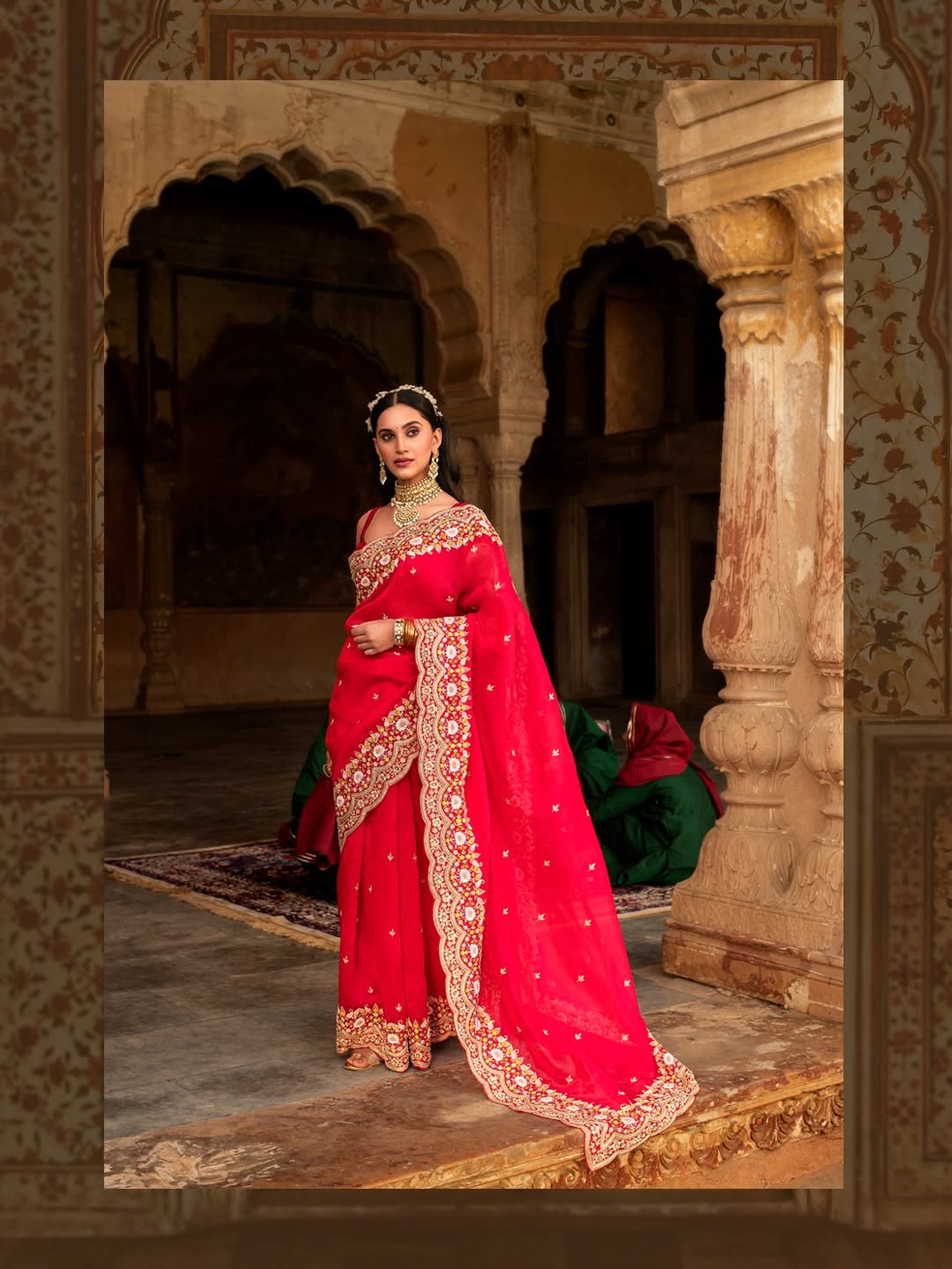 Designer Sarees vs Traditional Sarees: Which One Is Right for You?